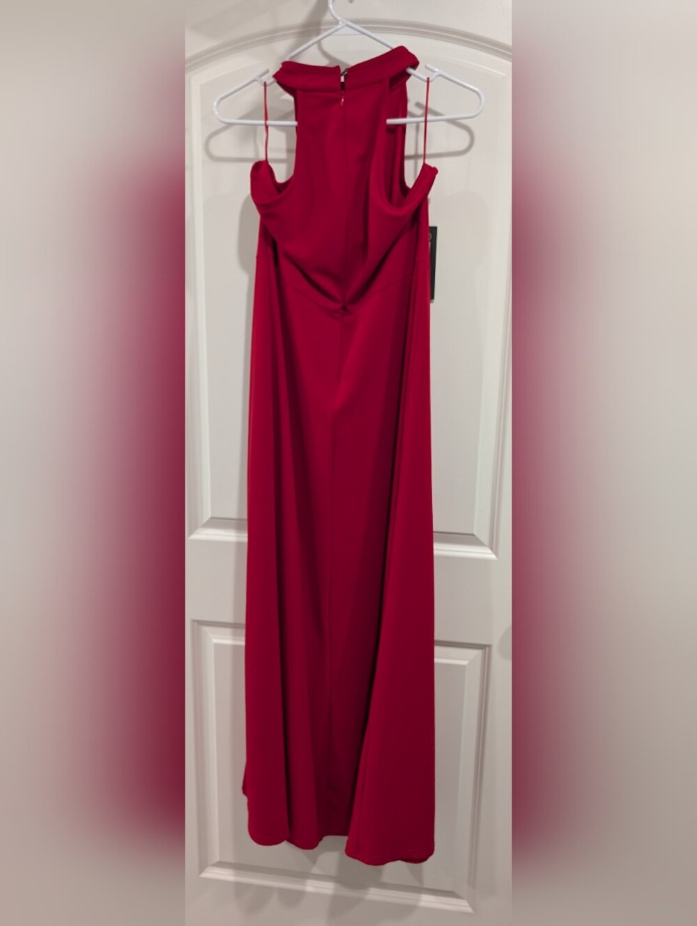 Elegant Red Halter Evening Gown - Size XXL - Picture 6 of 13